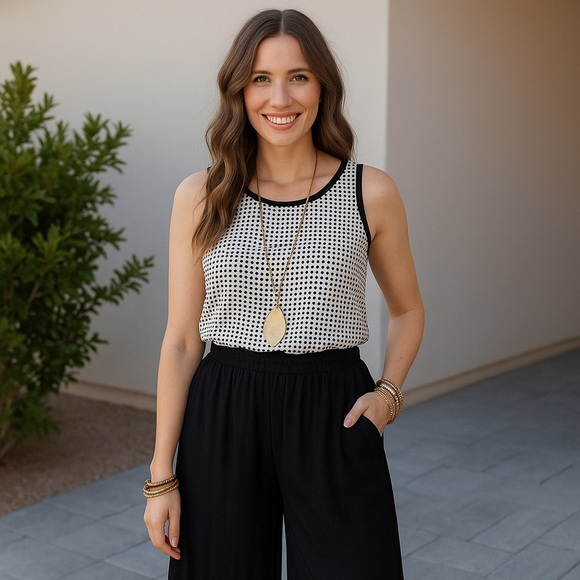 White House Black Market Polka Dot Market Grid Sleeveless Blouse Size M - Picture 1 of 14